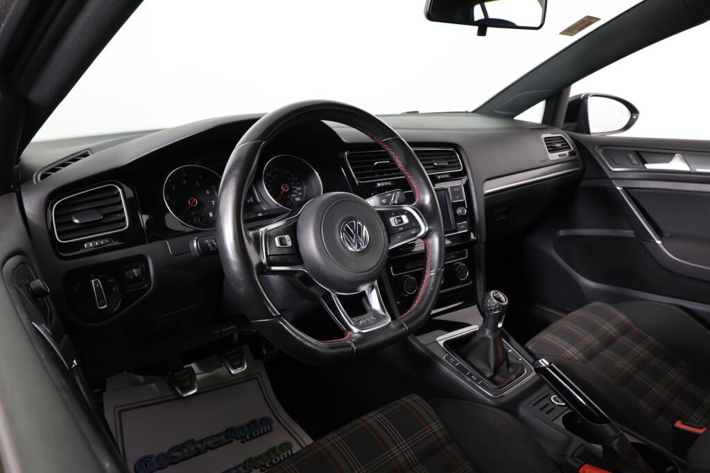 Used 2020 Volkswagen GTI S image 10