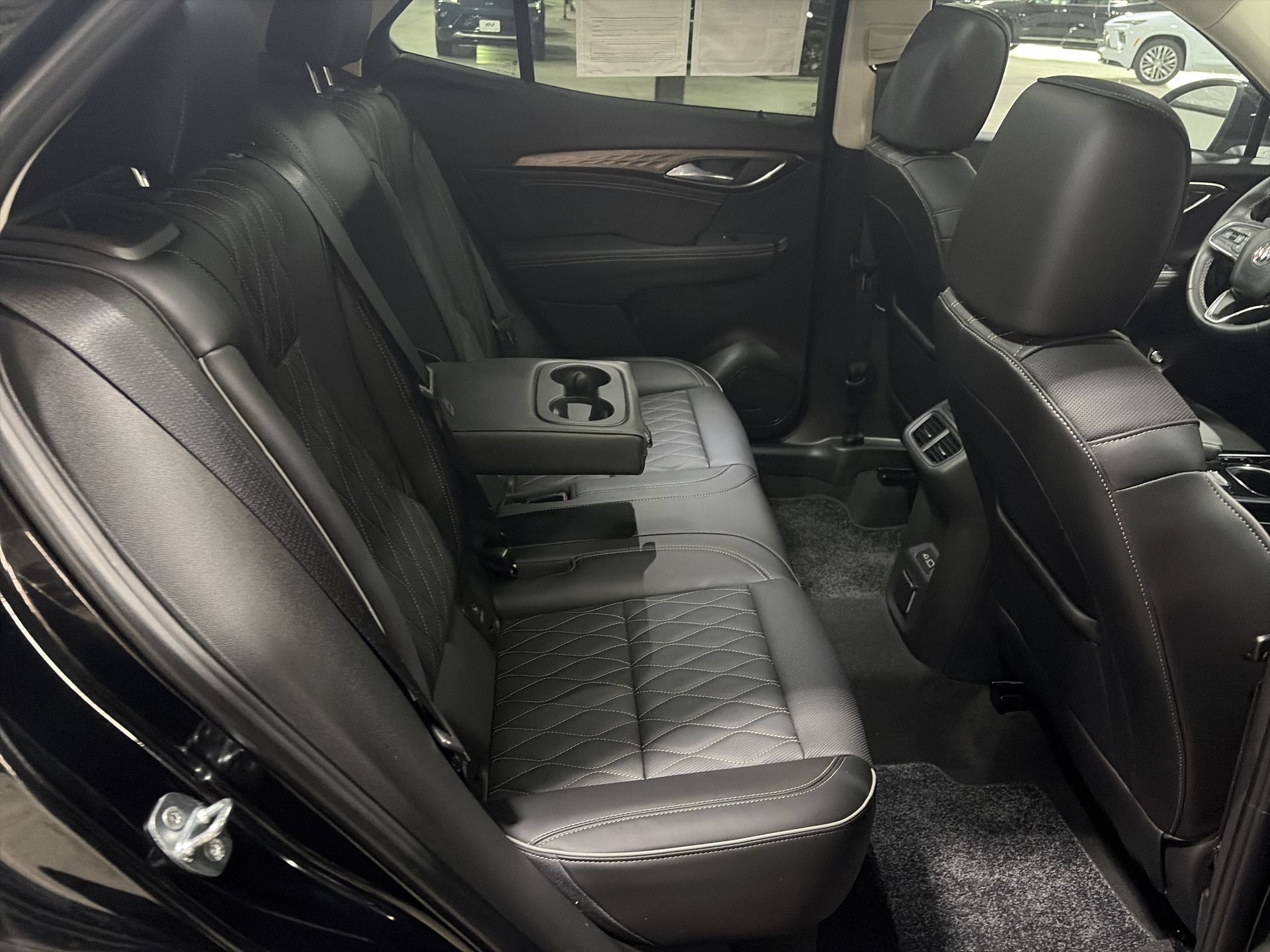 Used 2023 Buick Envision Avenir AWD/4WD image 30
