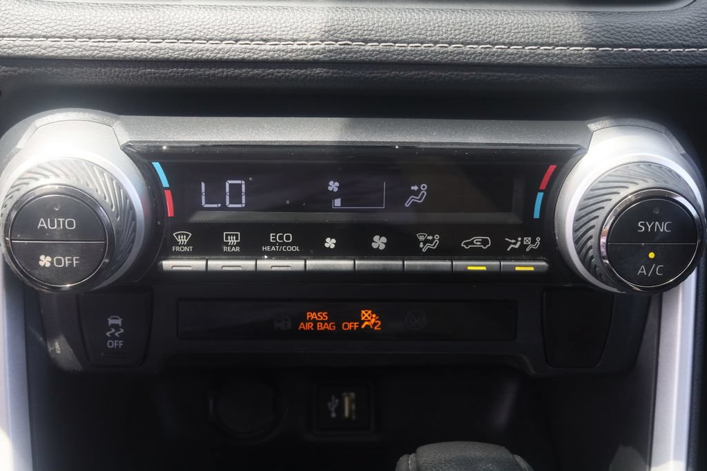 Used 2024 Toyota RAV4 LE AWD/4WD image 30