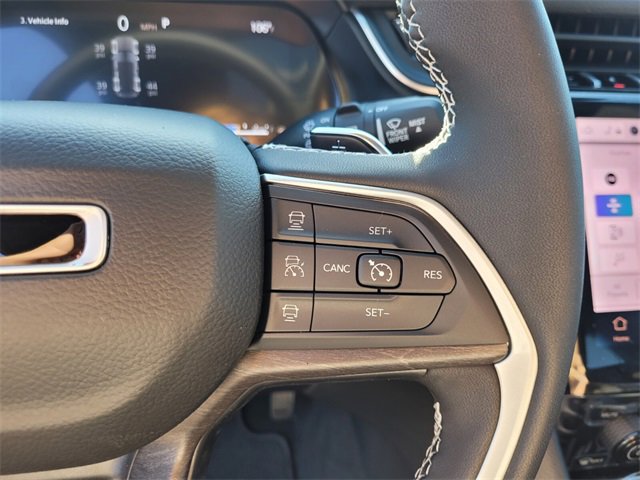 New 2025 Jeep Grand Cherokee Limited image 32