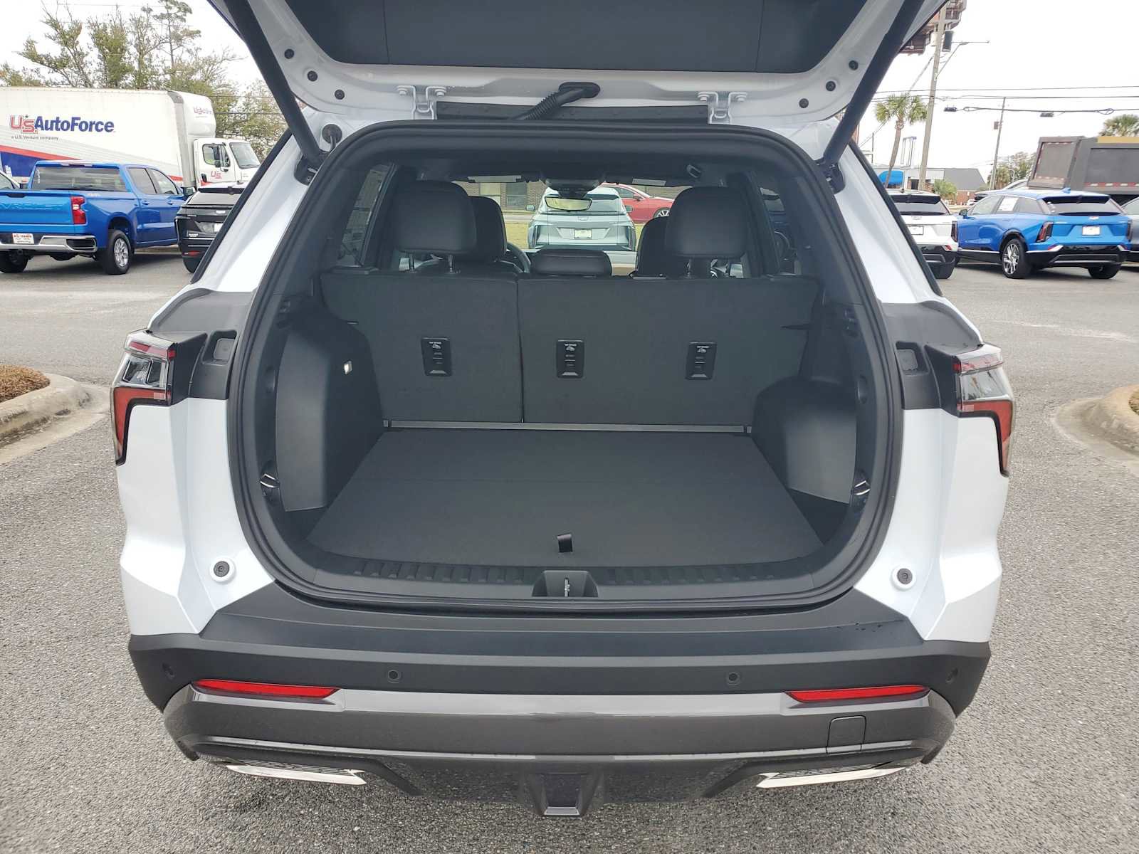 New 2026 Chevrolet Equinox ACTIV w/ Safety and Technology Package image 5