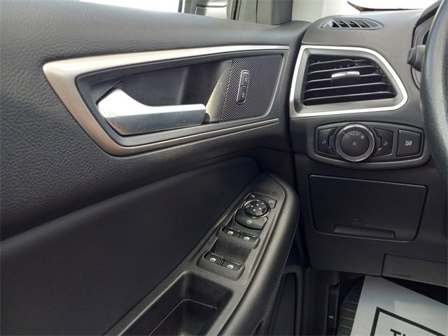 Used 2024 Ford Edge SEL image 23