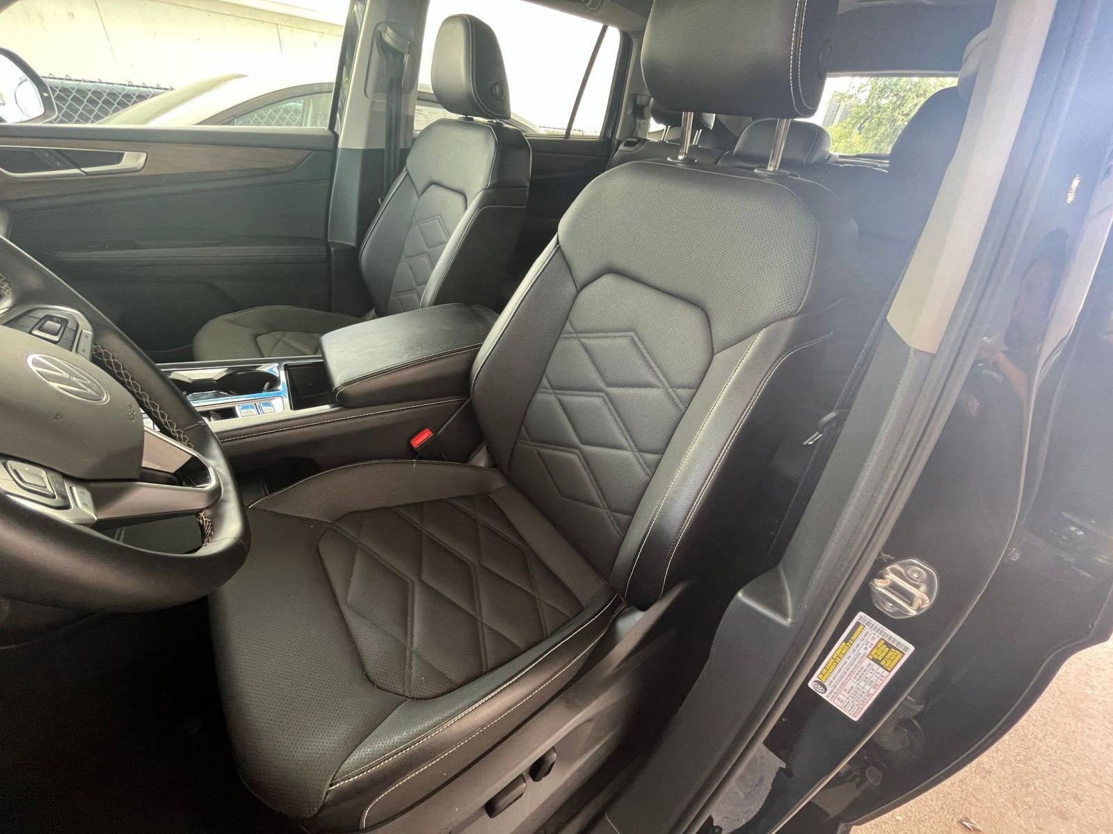 Used 2025 Volkswagen Atlas SE AWD/4WD image 39