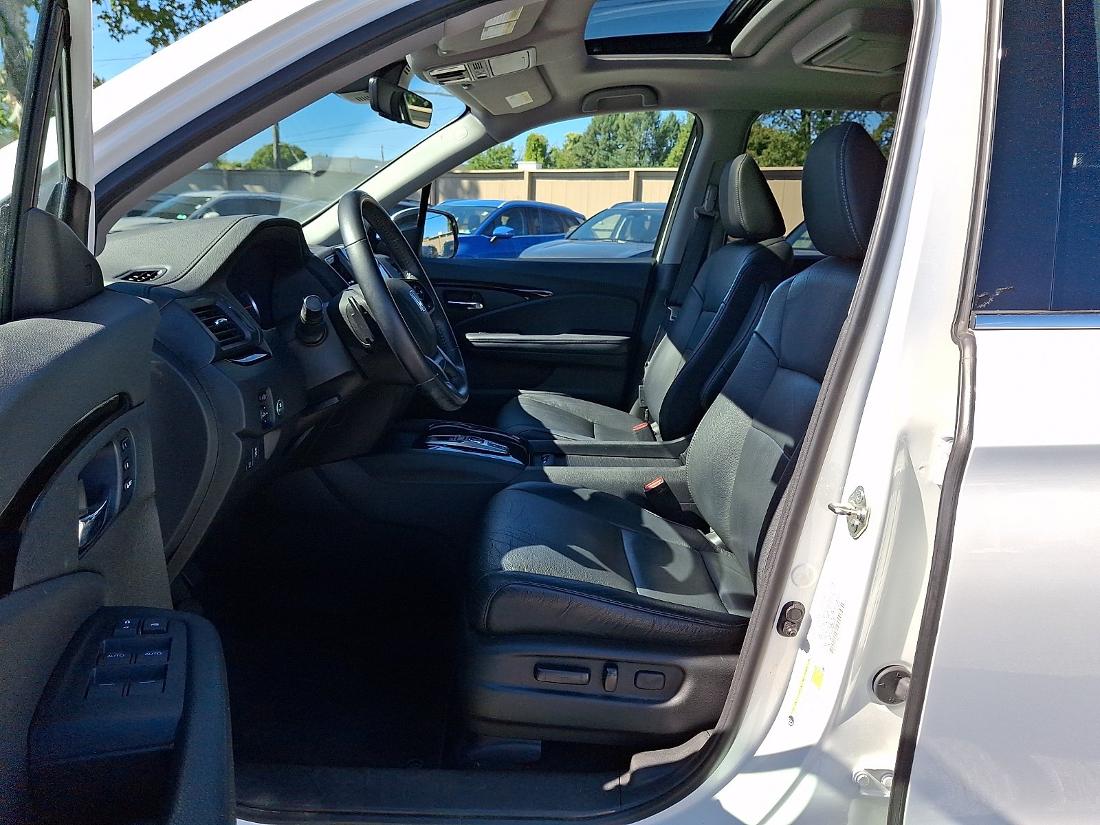 Used 2021 Honda Pilot Touring image 17