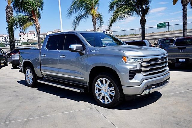 Used 2024 Chevrolet Silverado 1500 High Country w/ High Country Premium Package AWD/4WD image 1