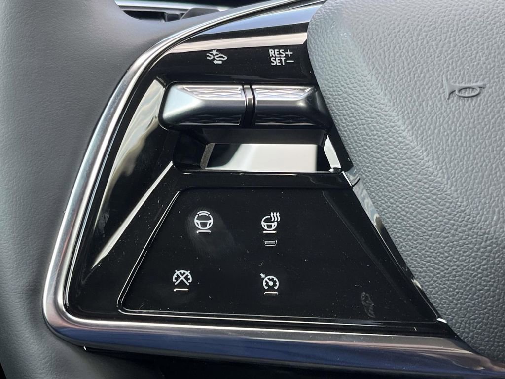 New 2025 Cadillac Optiq Sport 1 image 28