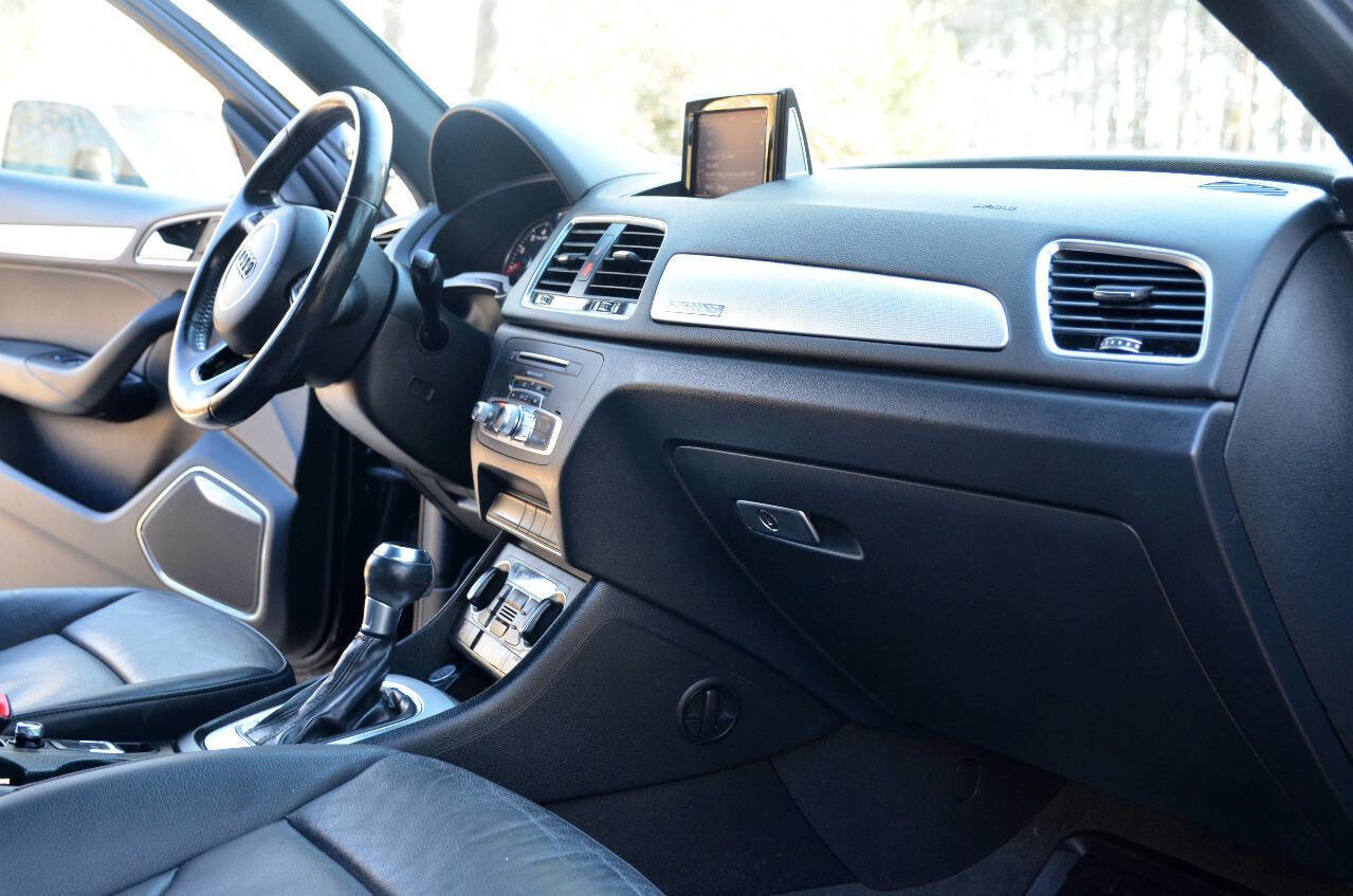 Used 2018 Audi Q3 2.0T Premium Plus w/ Premium Plus Package image 17