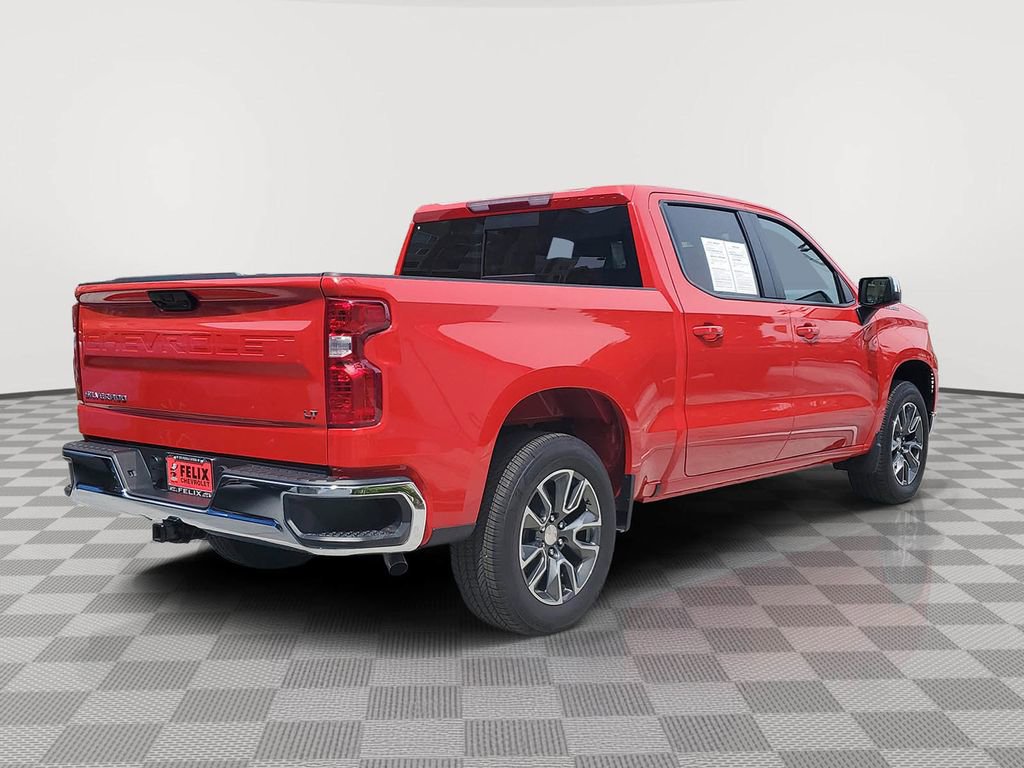 Used 2025 Chevrolet Silverado 1500 LT w/ Convenience Package II RWD image 3