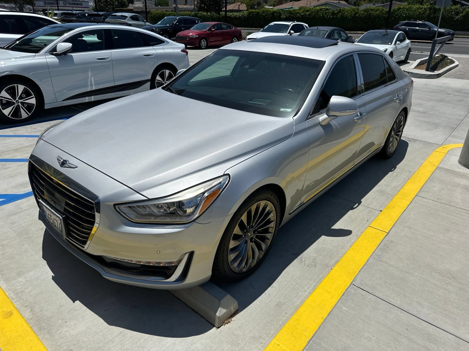 Used 2018 Genesis G90 5.0 Ultimate RWD image 1