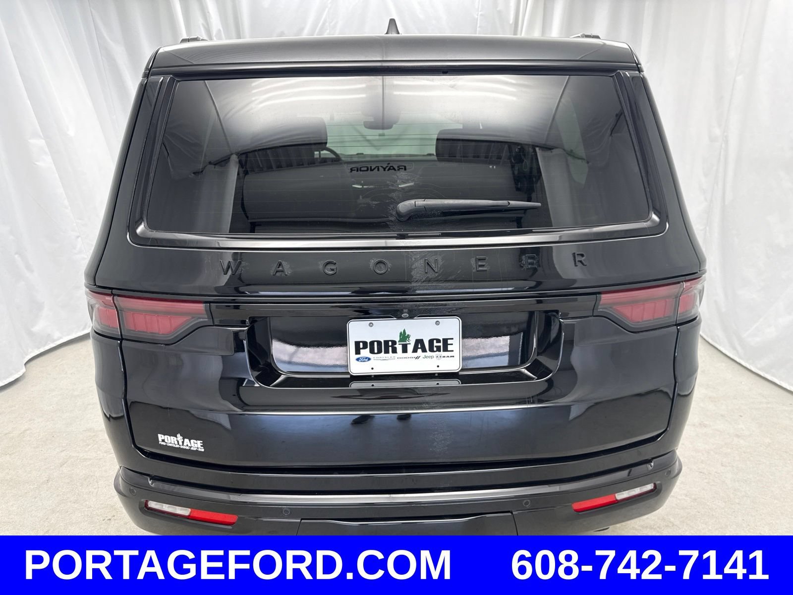 Used 2024 Jeep Wagoneer Series II w/ Convenience Group I AWD/4WD image 4