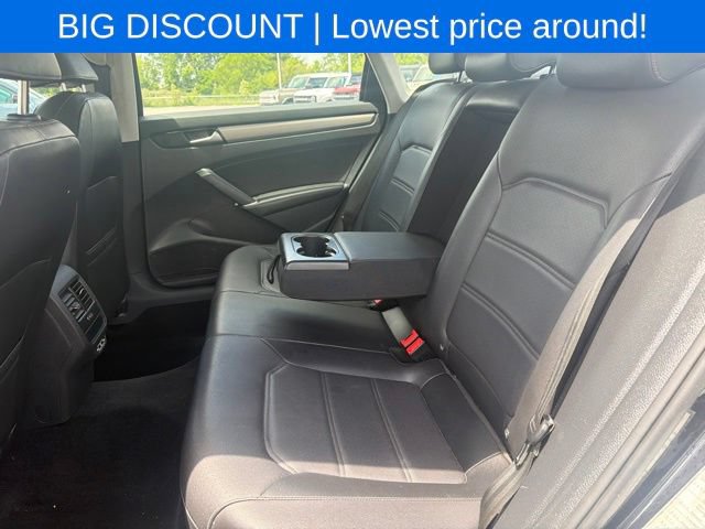 Used 2022 Volkswagen Passat 2.0T SE FWD image 13