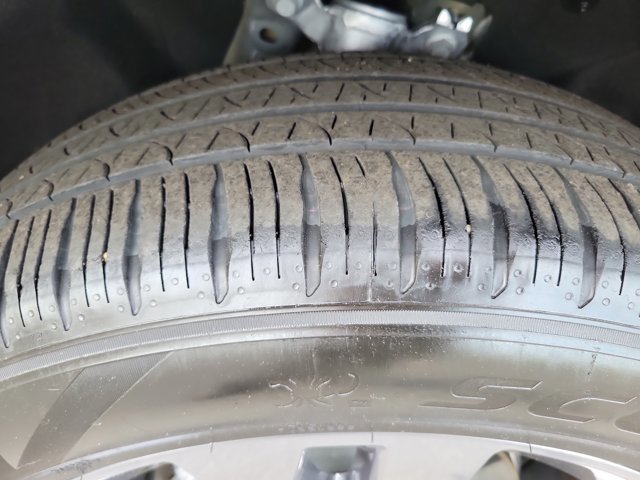 Used 2023 Ford Explorer XLT w/ Equipment Group 202A RWD image 10