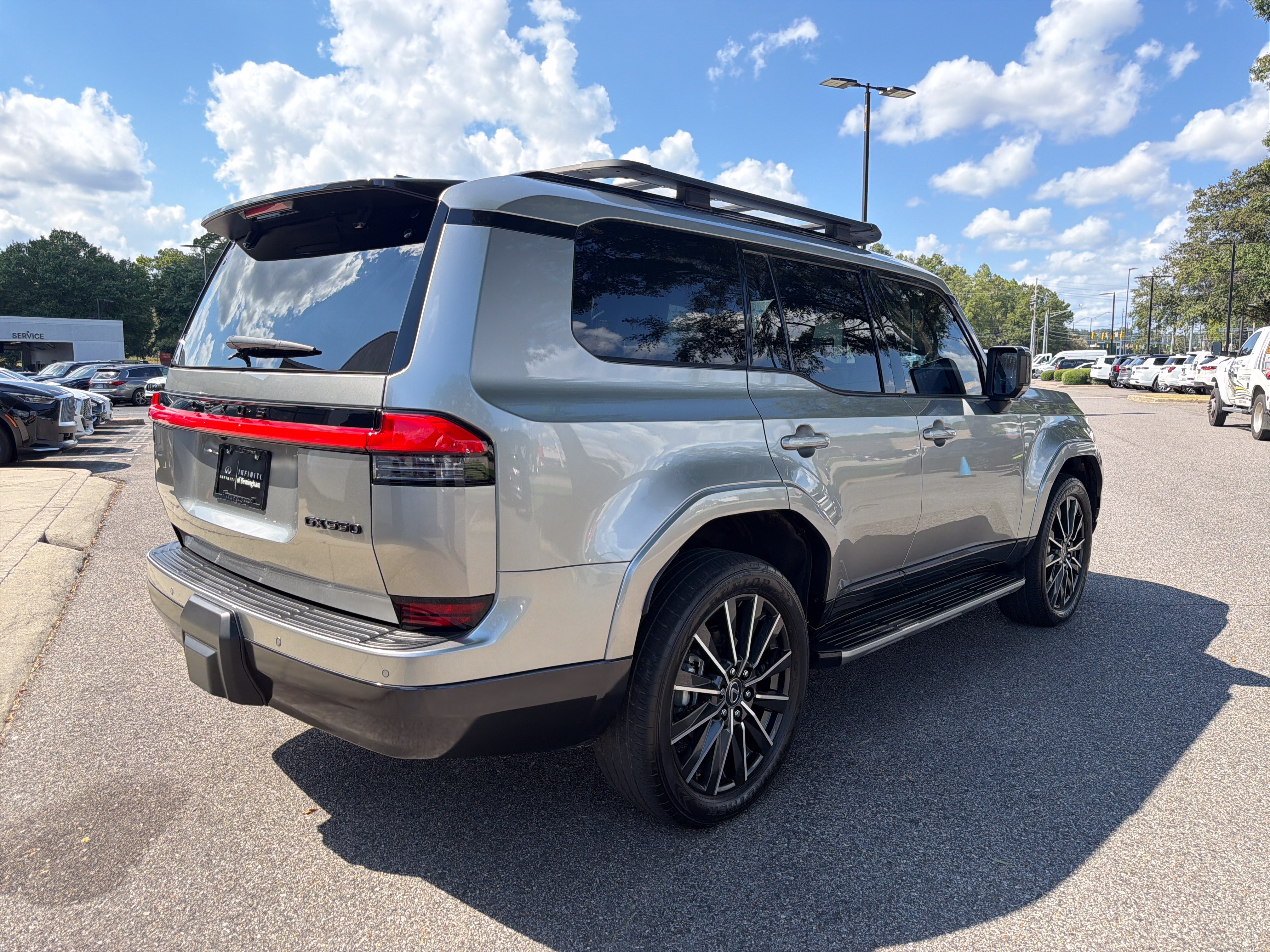 Used 2024 Lexus GX 550 w/ Accessory Package (31) AWD/4WD image 12