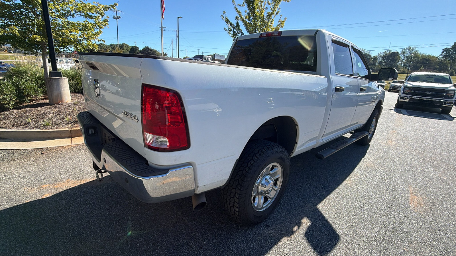 Used 2018 RAM 2500 Tradesman w/ Chrome Appearance Group AWD/4WD image 8