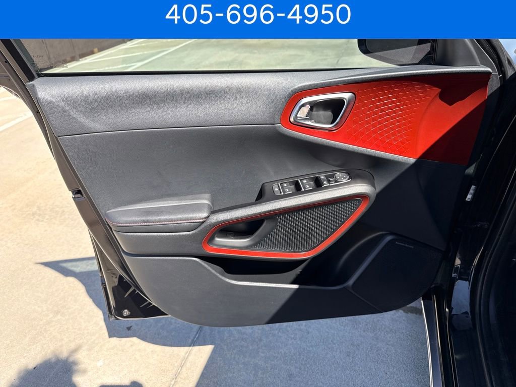 Used 2024 Kia Soul GT-Line w/ GT-Line Technology Package image 12