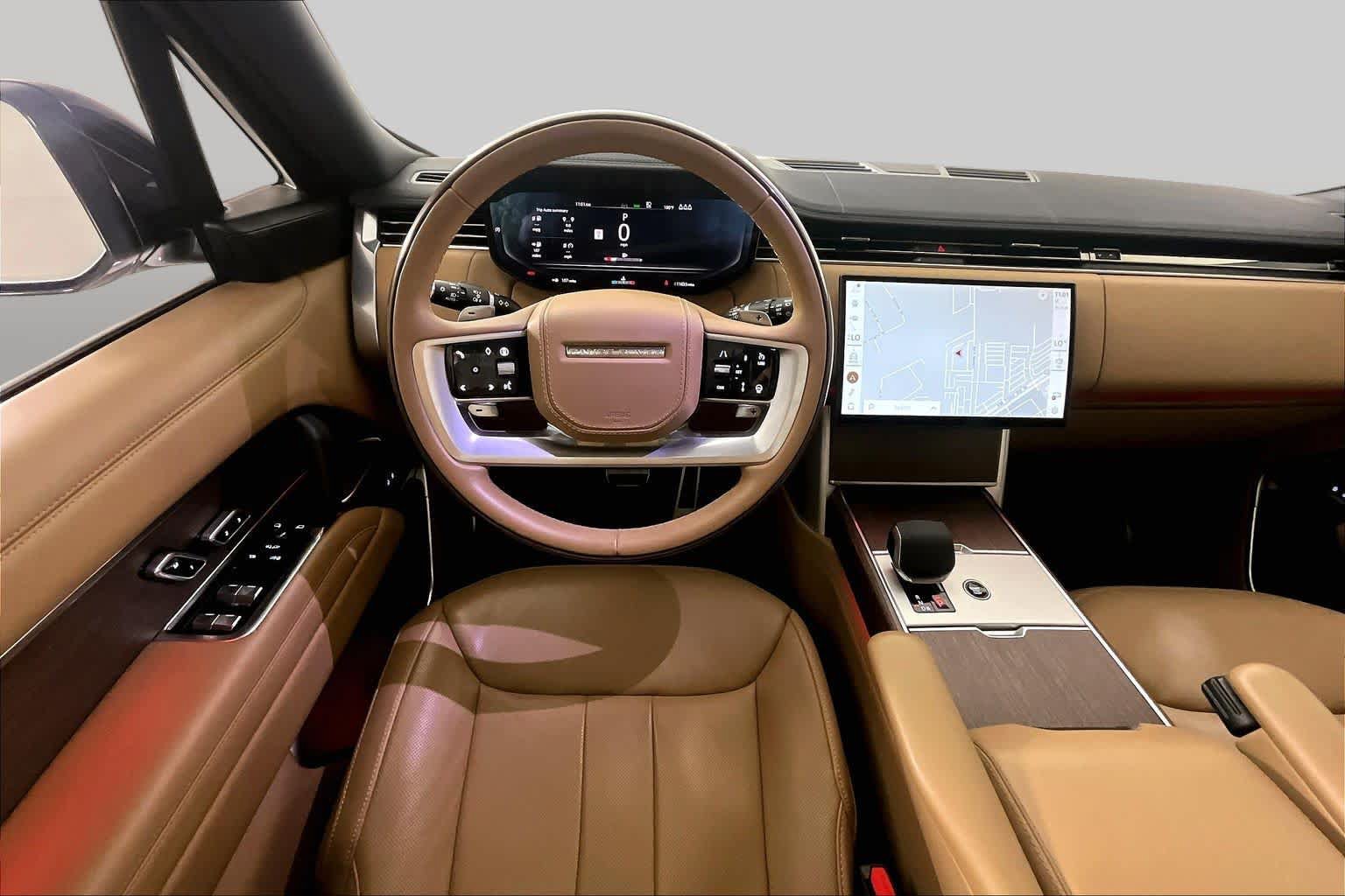 Used 2025 Land Rover Range Rover SE AWD/4WD image 6