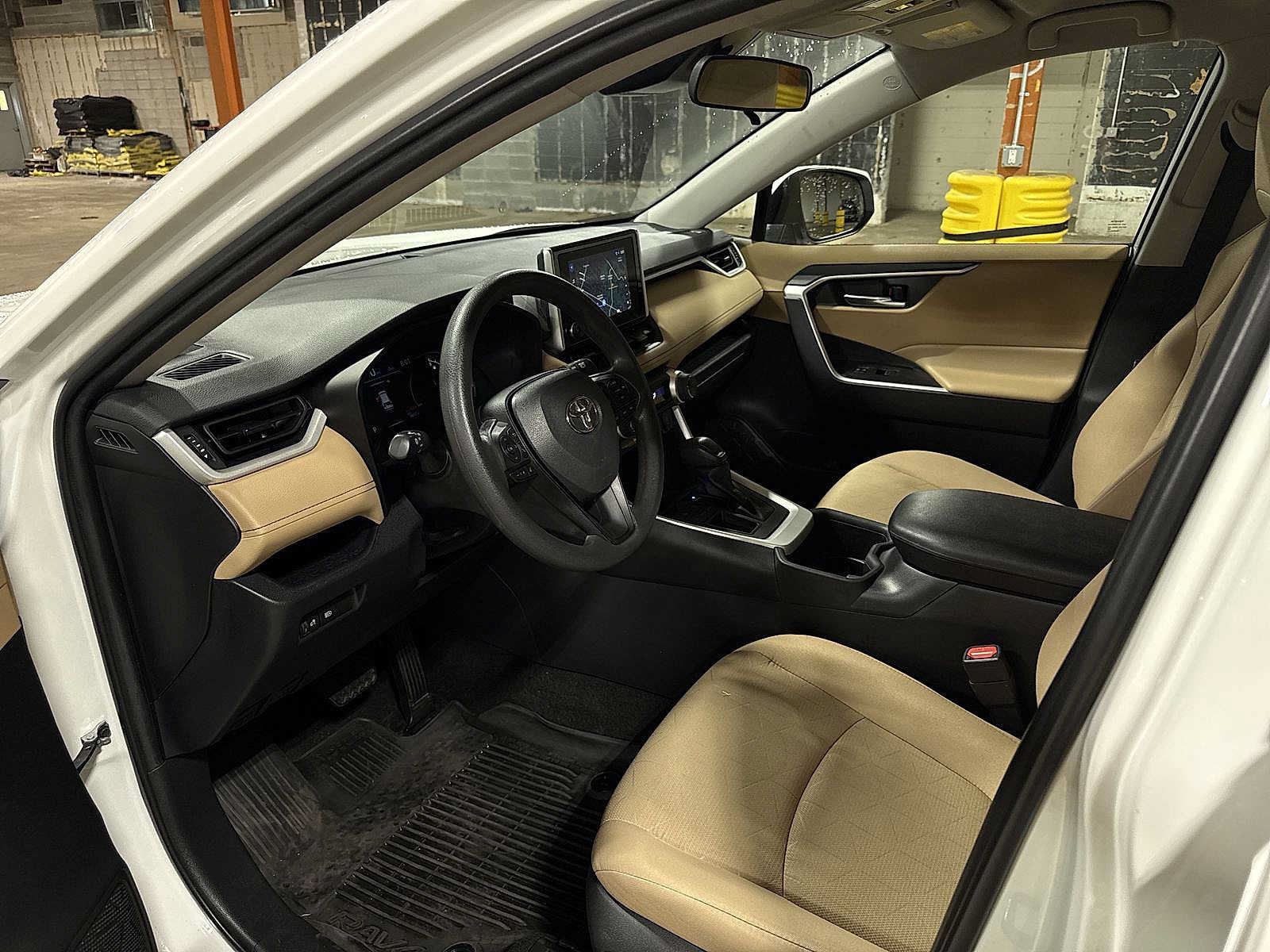 Used 2023 Toyota RAV4 XLE FWD image 29
