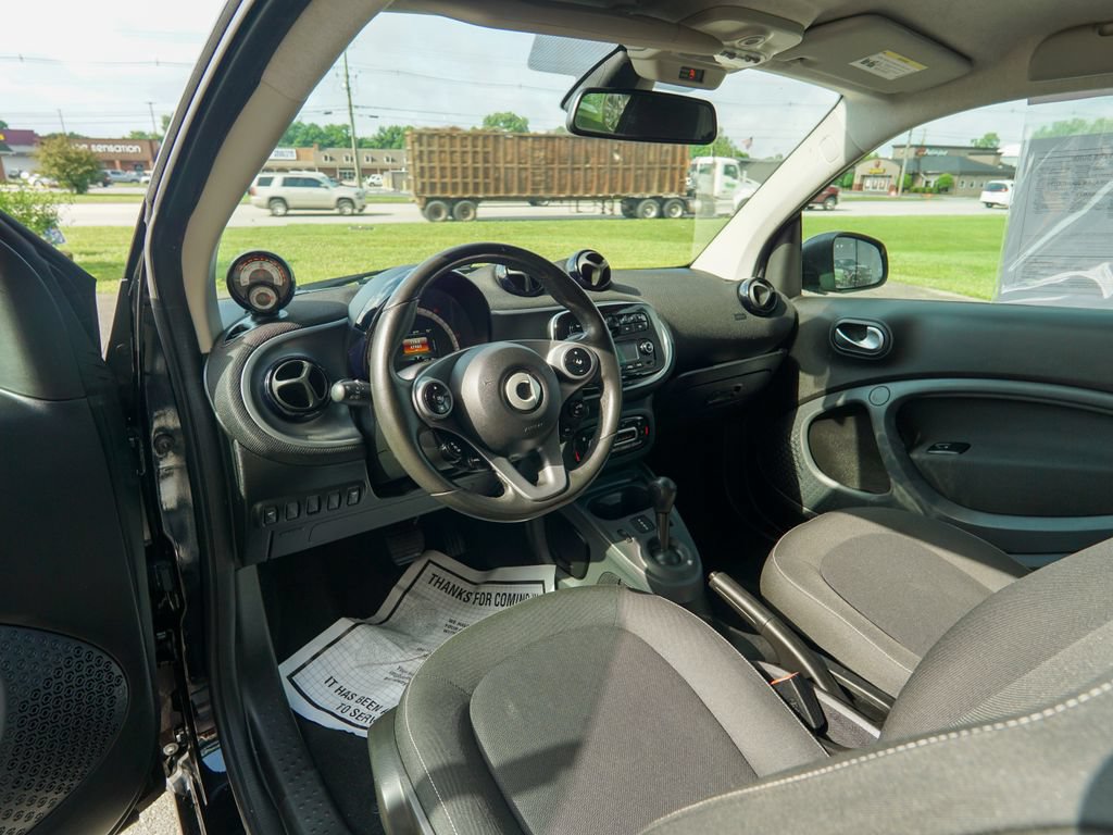 Used 2018 smart fortwo electric drive RWD image 11