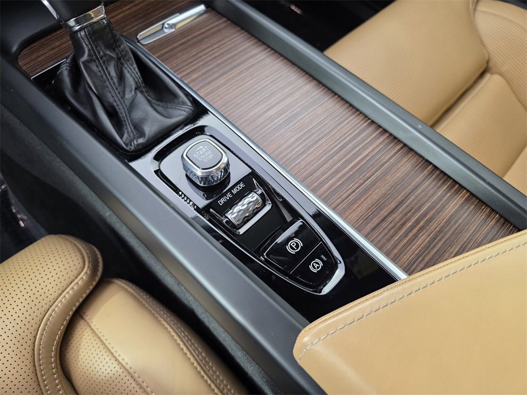 Used 2021 Volvo XC60 T5 Inscription w/ Protection Package Premier image 23