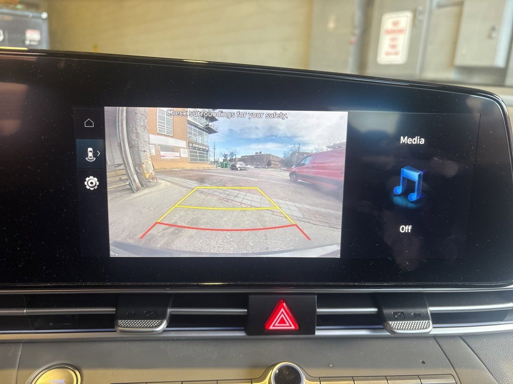 Used 2024 Hyundai Elantra SEL w/ Convenience Package image 17