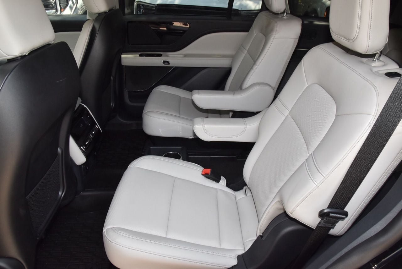 Certified 2026 Lincoln Aviator AWD image 14