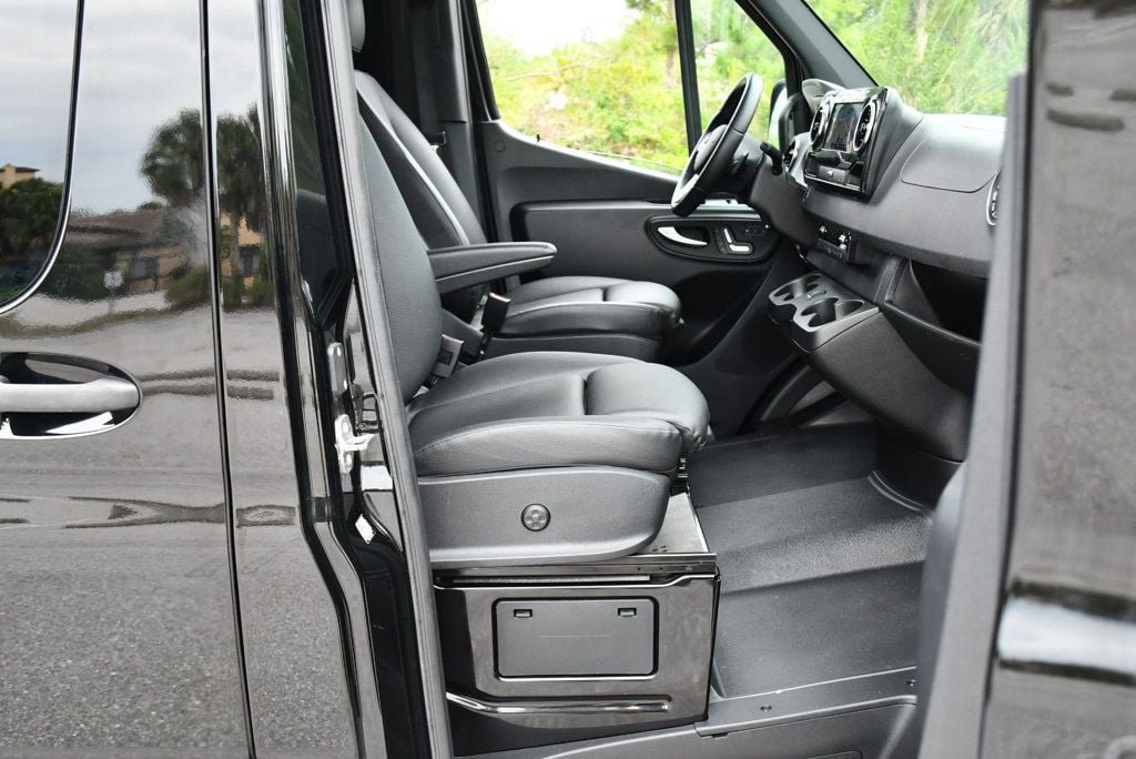 Used 2024 Mercedes-Benz Sprinter 2500 image 54