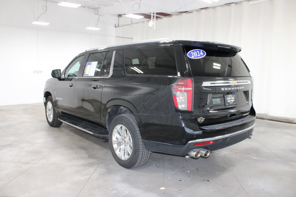 Used 2024 Chevrolet Suburban Premier AWD/4WD image 7