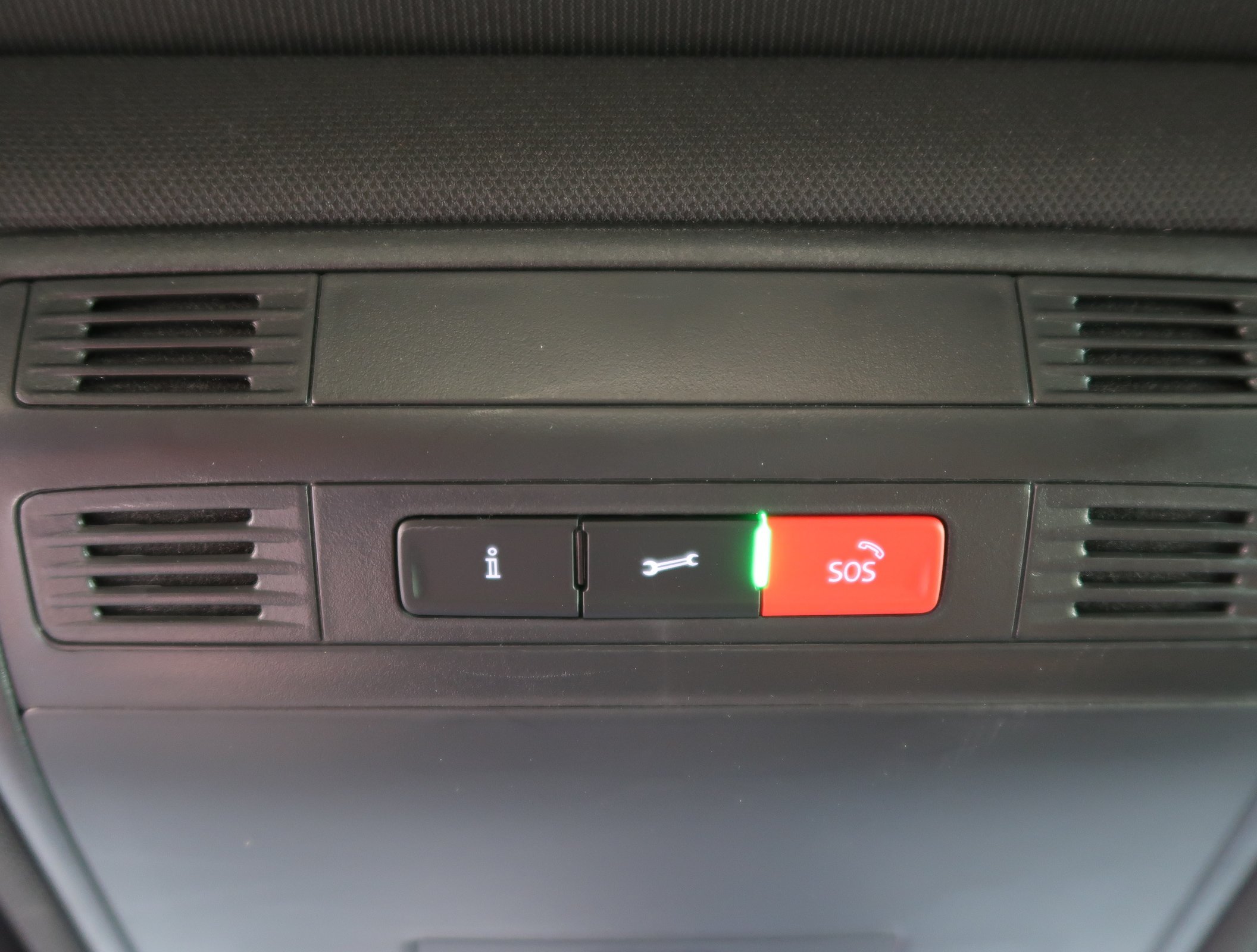 Used 2024 Volkswagen Tiguan SE FWD image 30