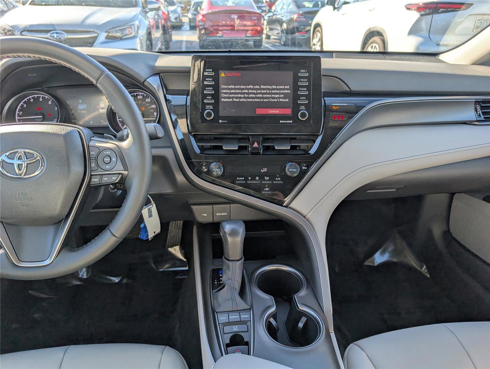 Used 2022 Toyota Camry SE image 17