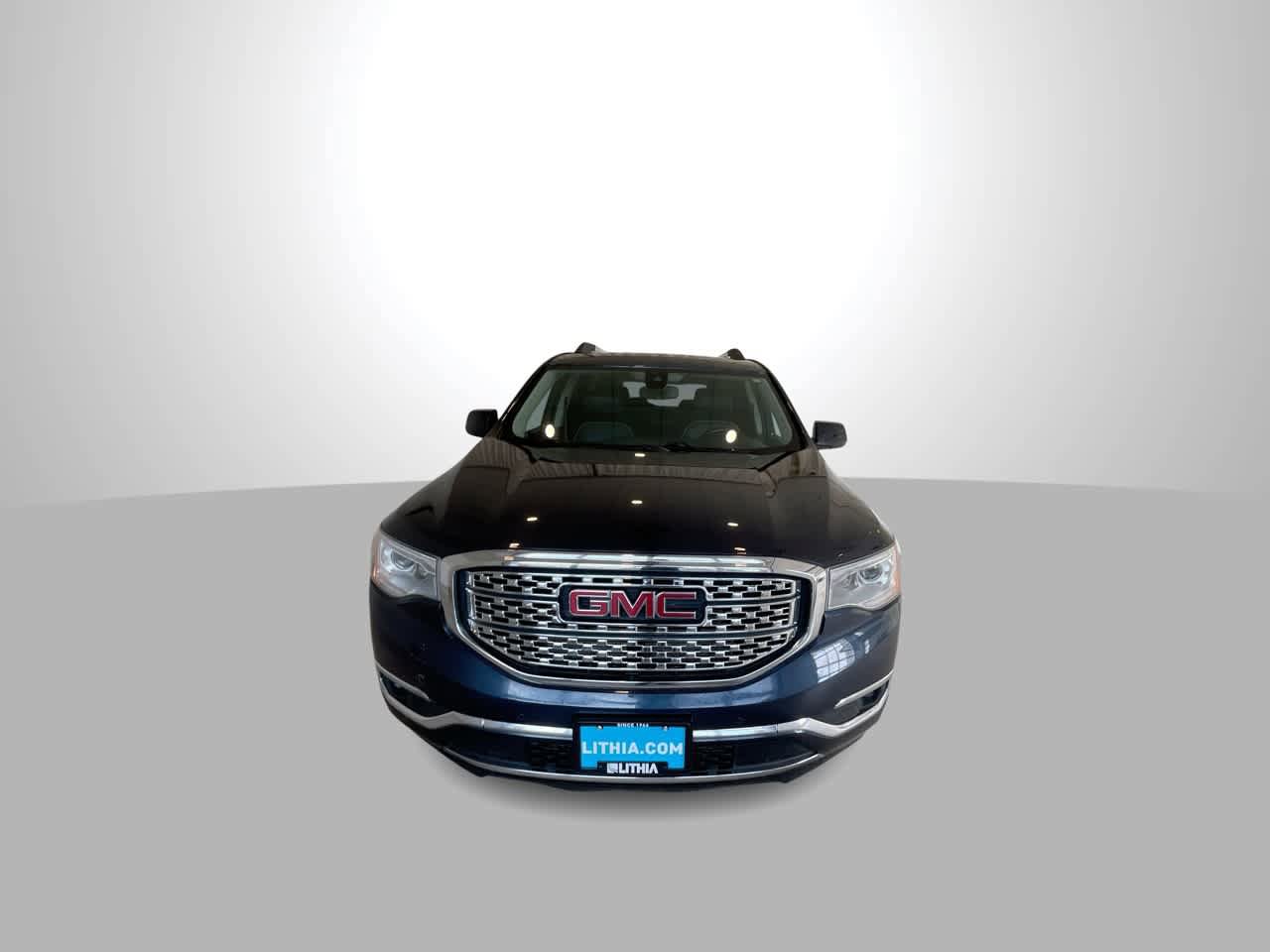 Used 2018 GMC Acadia Denali w/ Technology Package AWD/4WD image 3