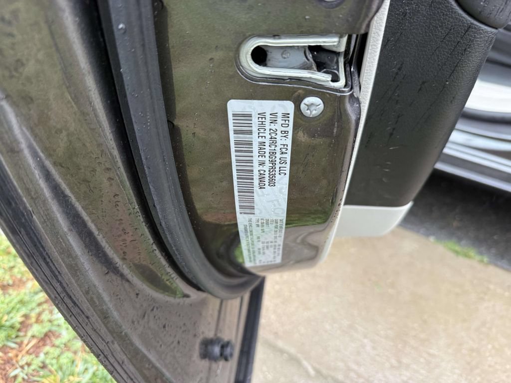 Used 2023 Chrysler Pacifica Touring-L FWD image 34