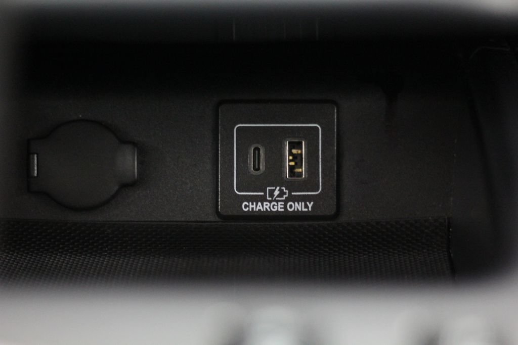 Used 2020 Nissan Pathfinder SL AWD/4WD image 28