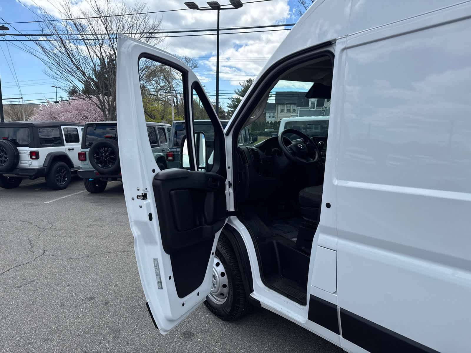Used 2023 RAM ProMaster 2500 FWD image 11