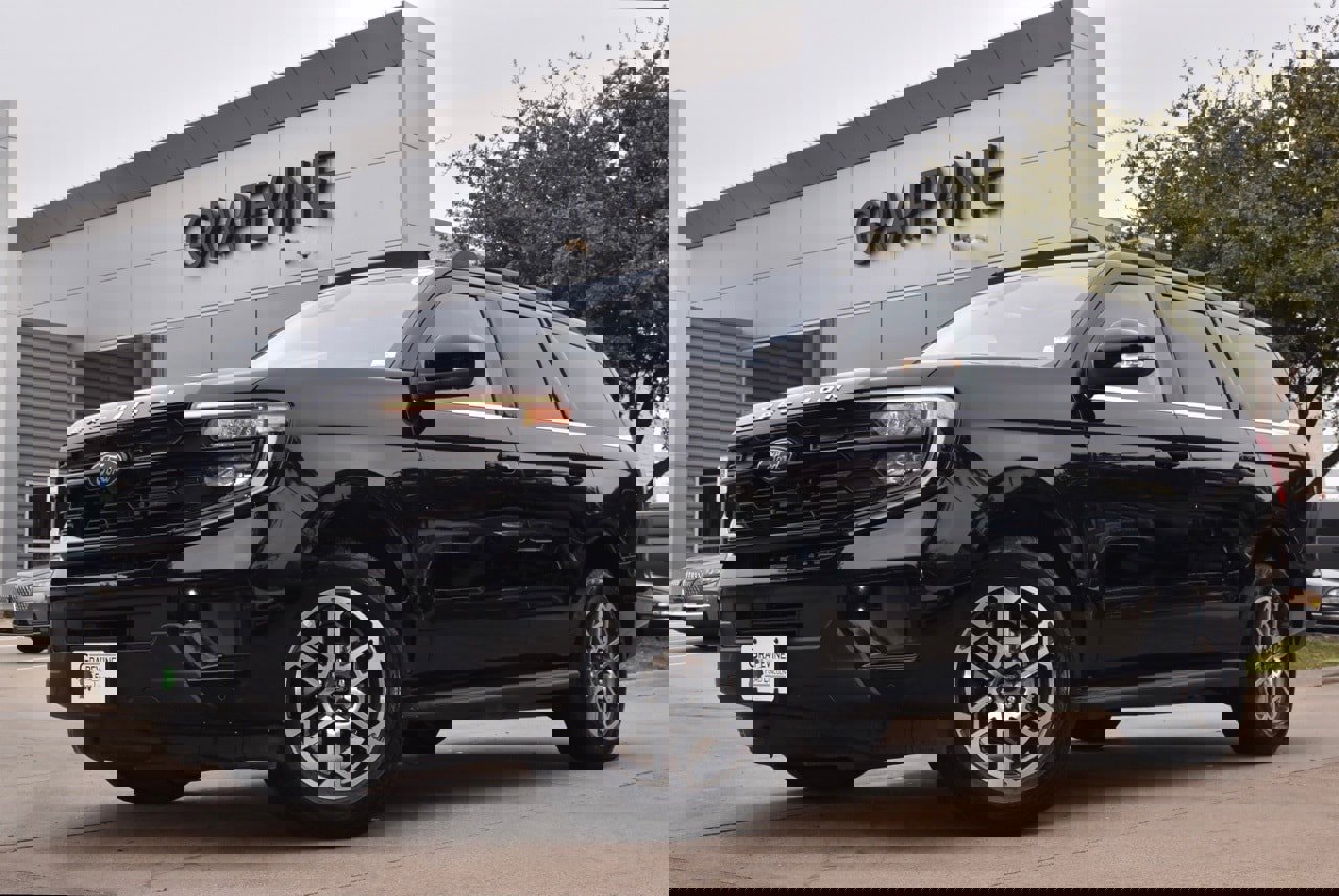 Certified 2025 Ford Expedition Active image 2