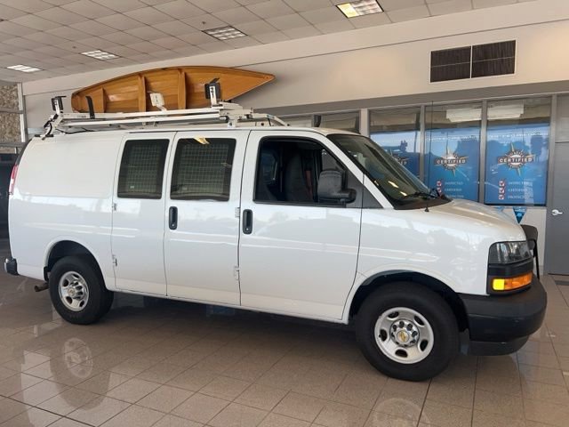 Used 2018 Chevrolet Express 2500 w/ Driver Convenience Package RWD image 2
