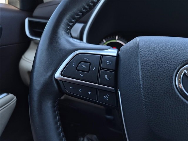 Used 2020 Toyota Highlander XLE image 32