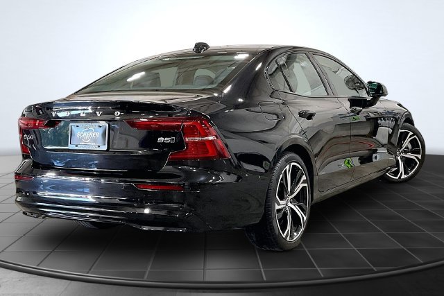 Used 2024 Volvo S60 B5 Core w/ Climate Package AWD/4WD image 3
