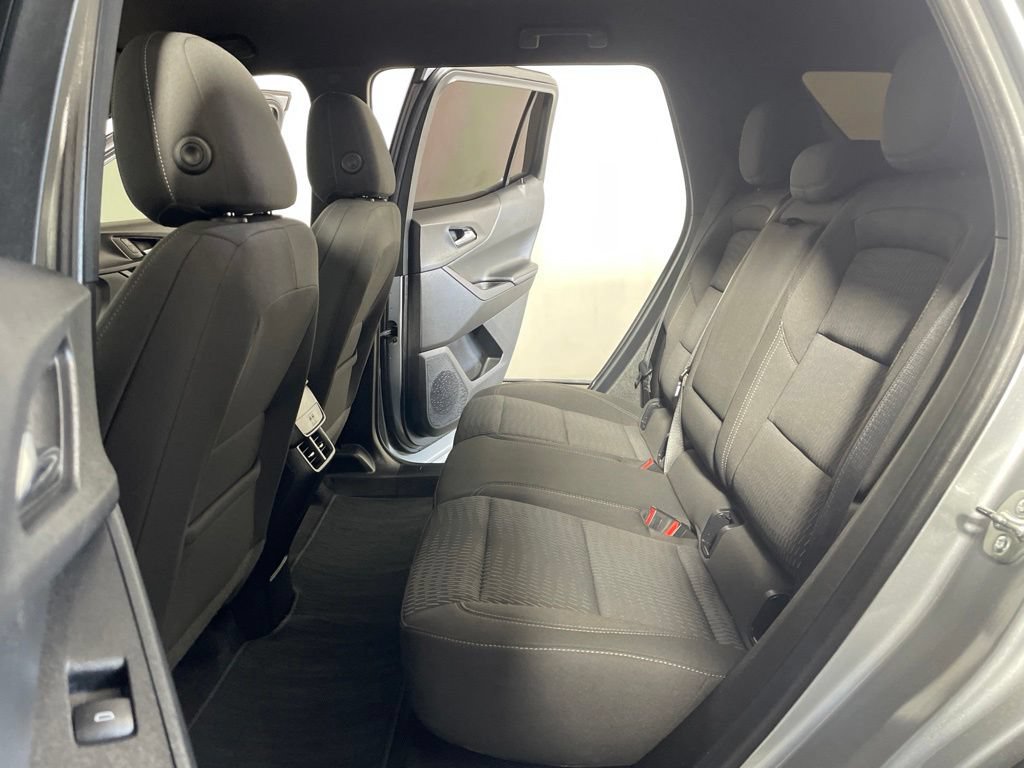 Used 2025 Chevrolet Equinox LT AWD/4WD image 19