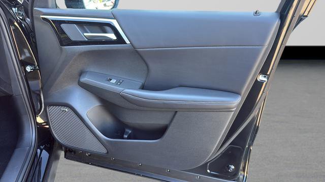 New 2026 Mitsubishi Outlander LE FWD image 23