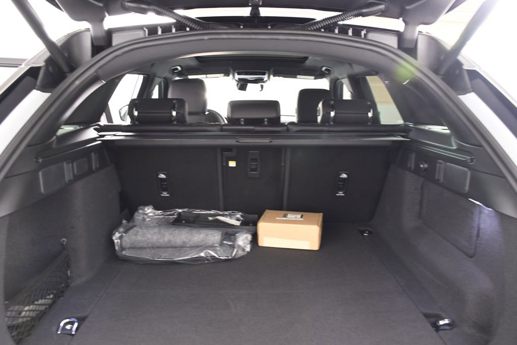 New 2026 Land Rover Range Rover Velar Dynamic SE AWD/4WD image 24