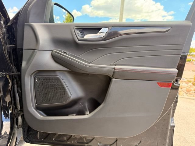 Used 2025 Ford Escape ST-Line AWD/4WD image 31