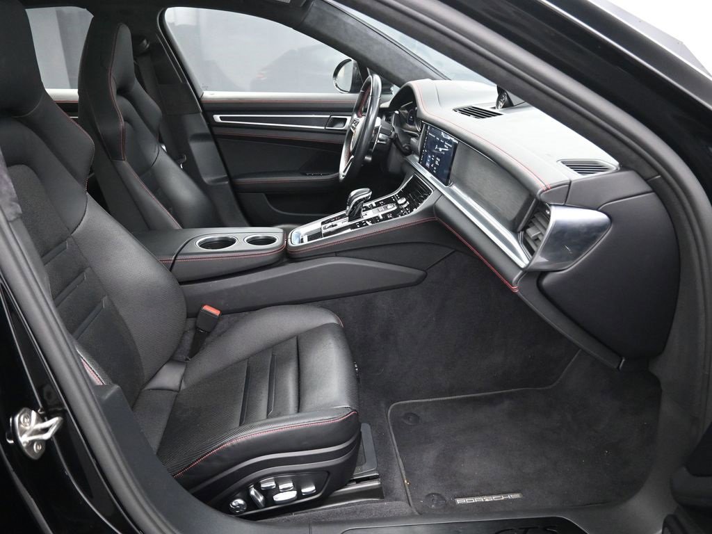 Certified 2019 Porsche Panamera GTS image 28
