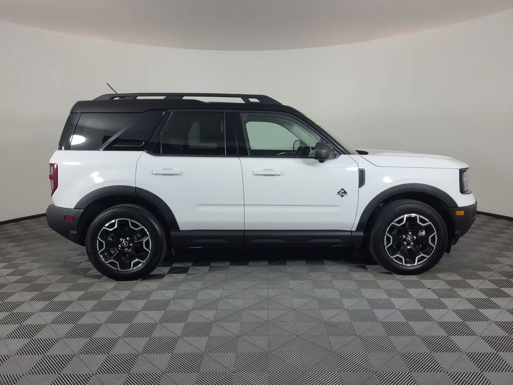 Used 2025 Ford Bronco Sport Outer Banks w/ Outer Banks Tech Package+ image 2