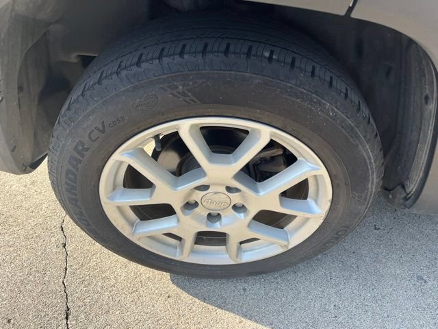 Used 2019 Jeep Renegade Latitude FWD image 11