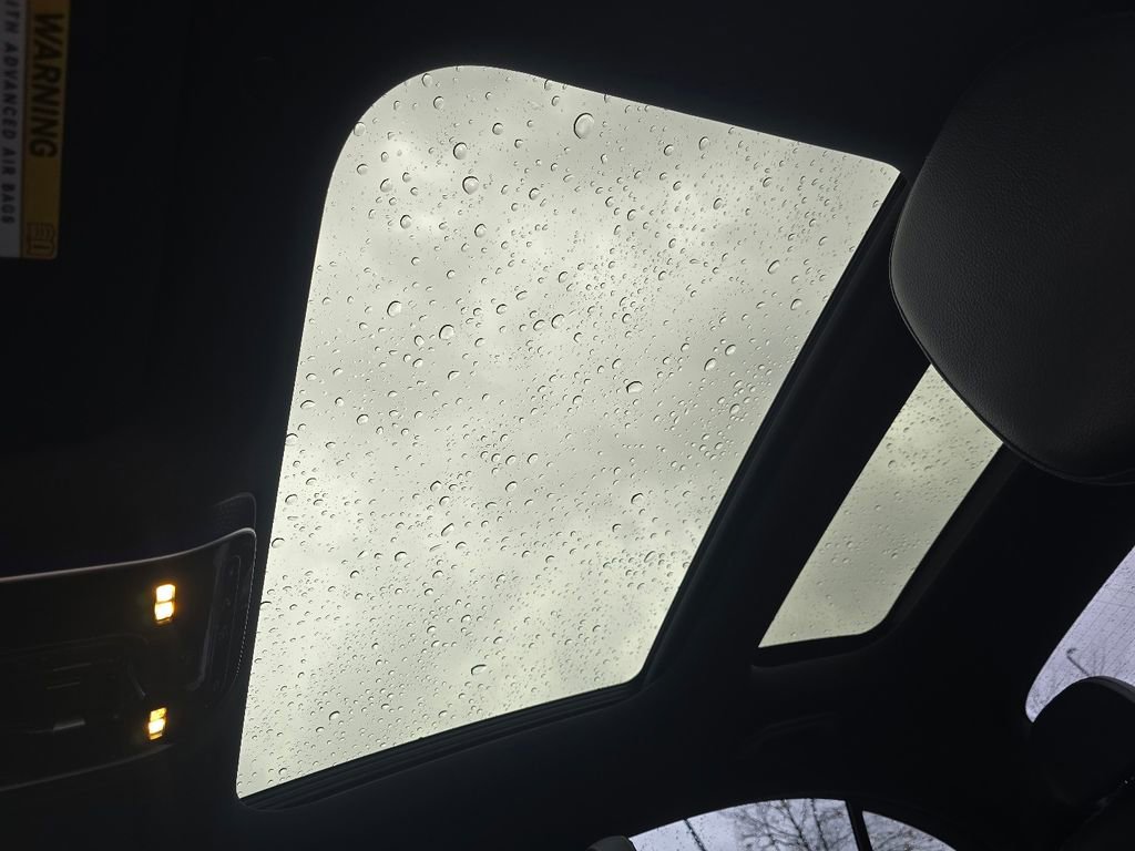 Used 2023 Mercedes-Benz C 300 4MATIC Sedan image 3