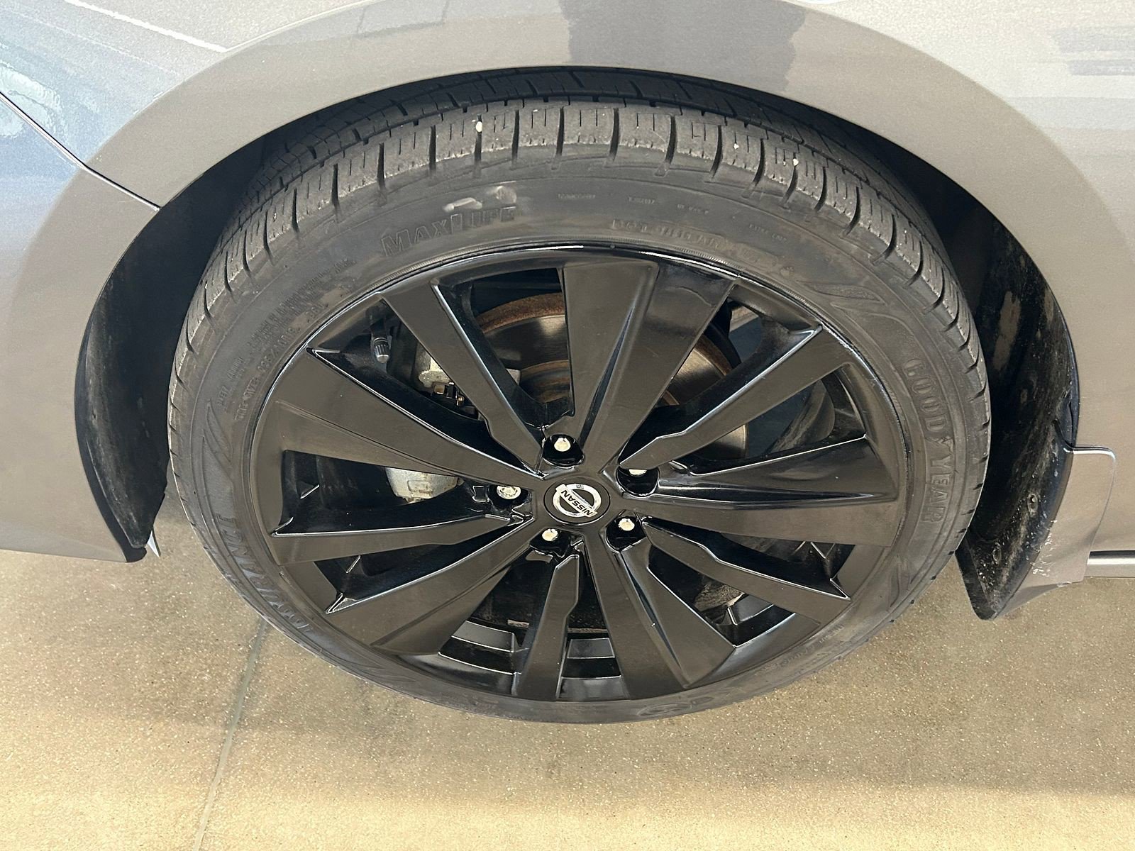 Used 2022 Nissan Altima 2.5 SR w/ Midnight Edition Package image 9