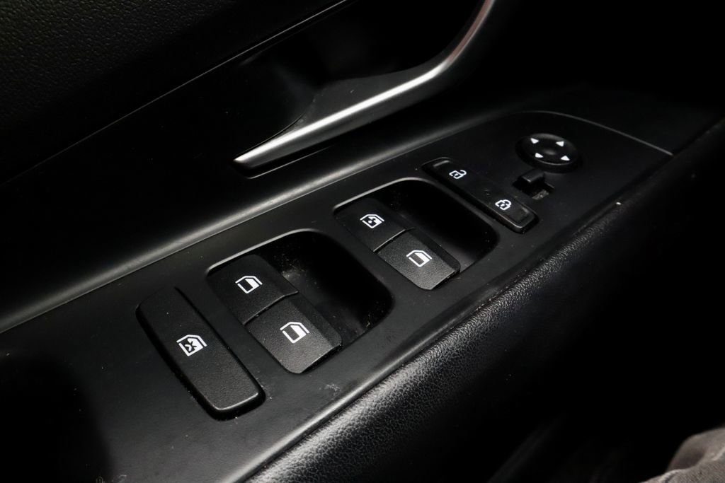 Used 2022 Hyundai Elantra SEL FWD image 25