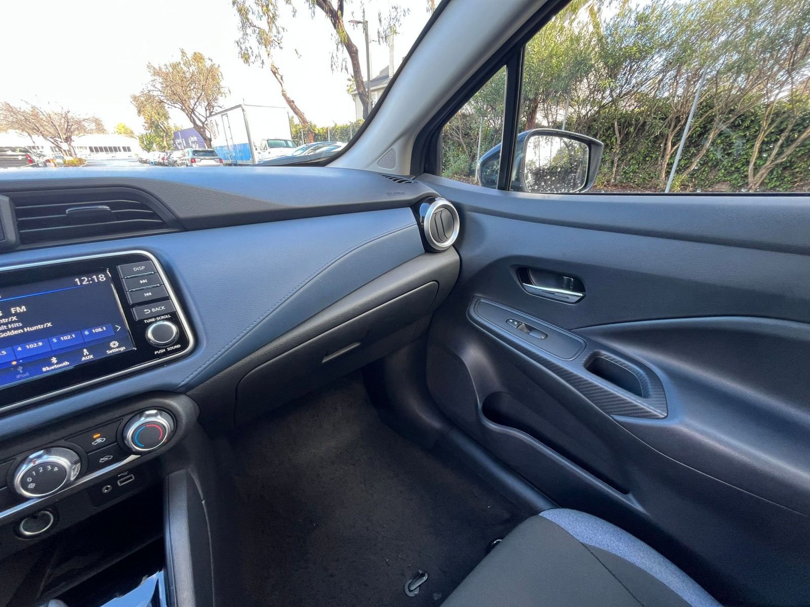 Used 2025 Nissan Versa SV image 33