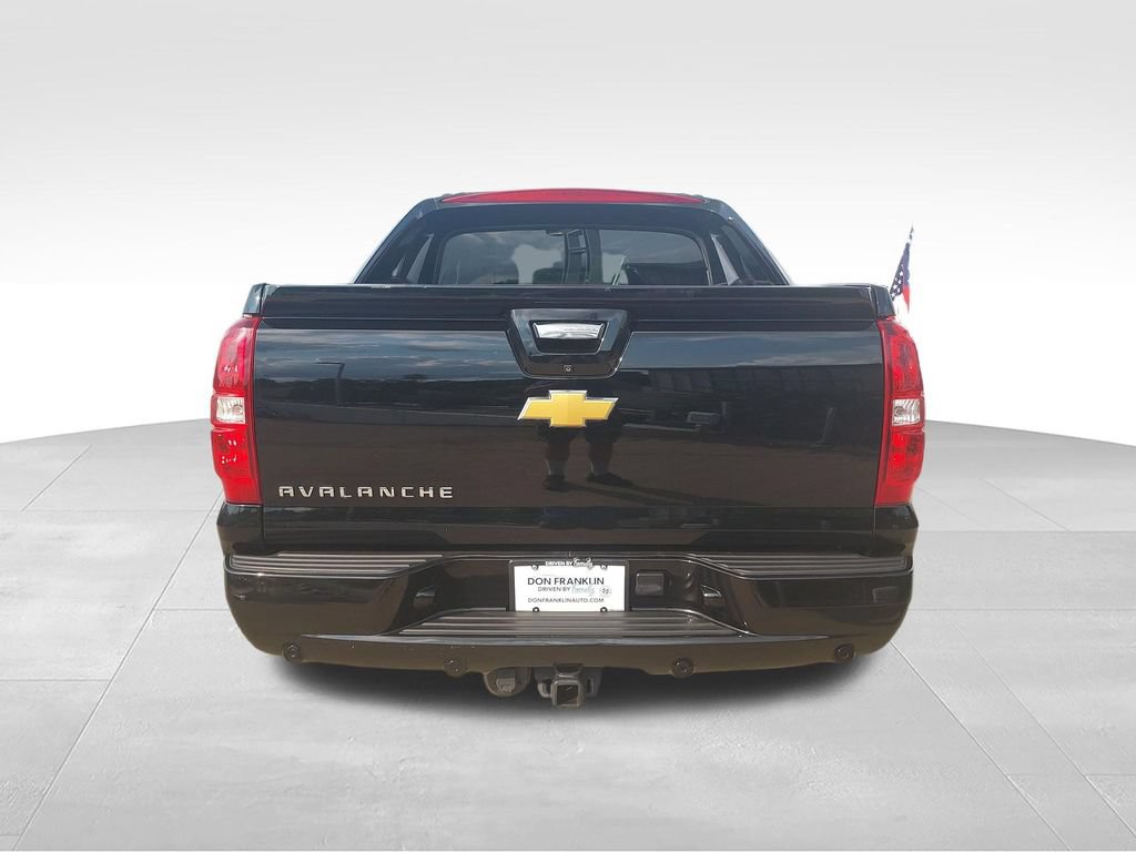 Used 2013 Chevrolet Avalanche LS RWD image 4