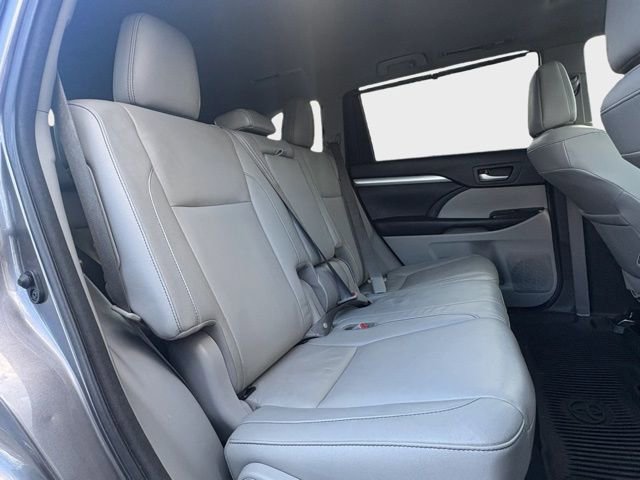 Used 2017 Toyota Highlander XLE image 21